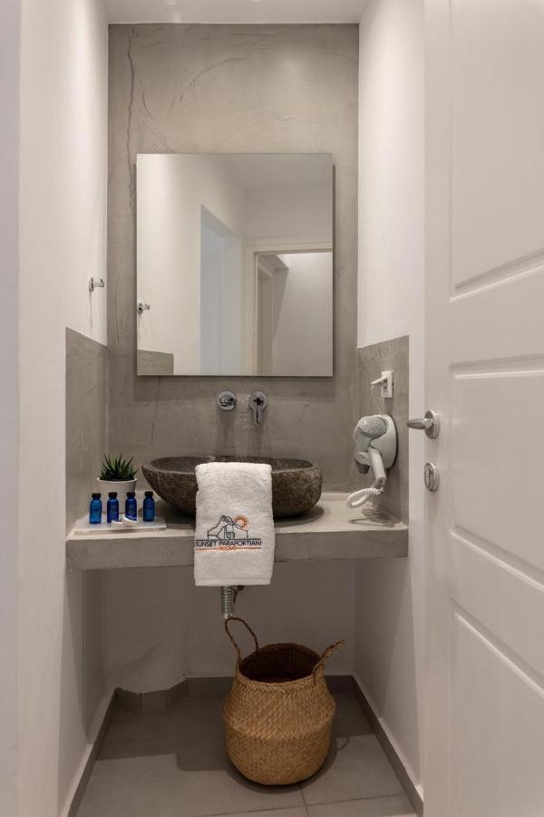 Sunset Paraportiani Rooms Mykonos Town ภายนอก รูปภาพ